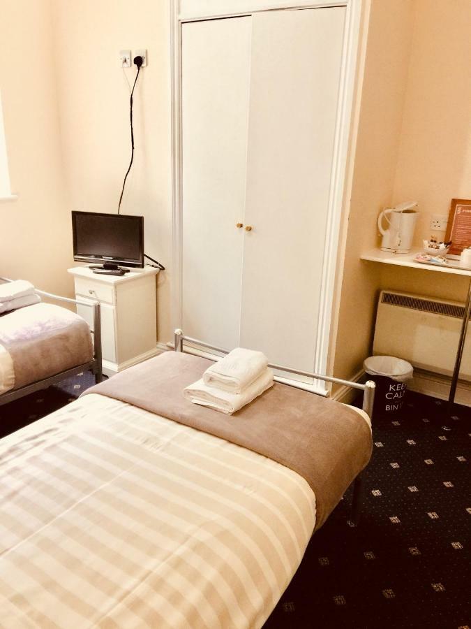 Trevelyan Hotel Ilford Buitenkant foto